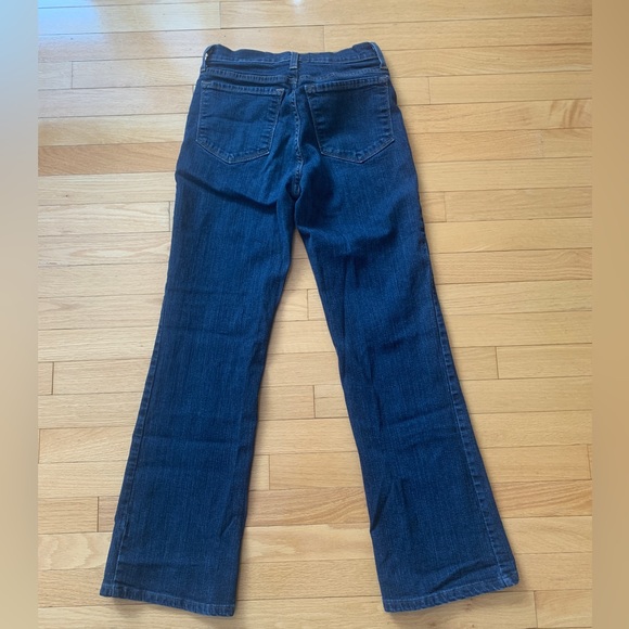 Classy blue jeans - Picture 2 of 3